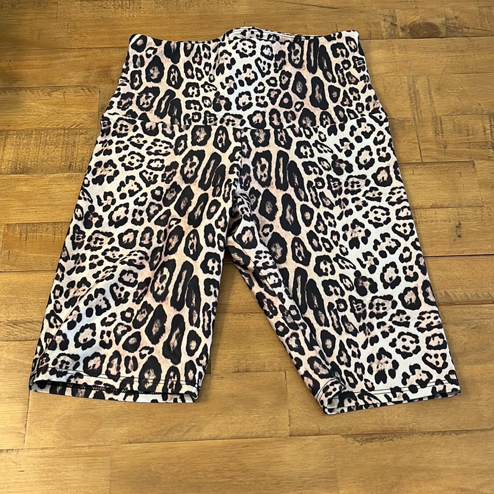 Animal Print Short - Picture 5 of 6